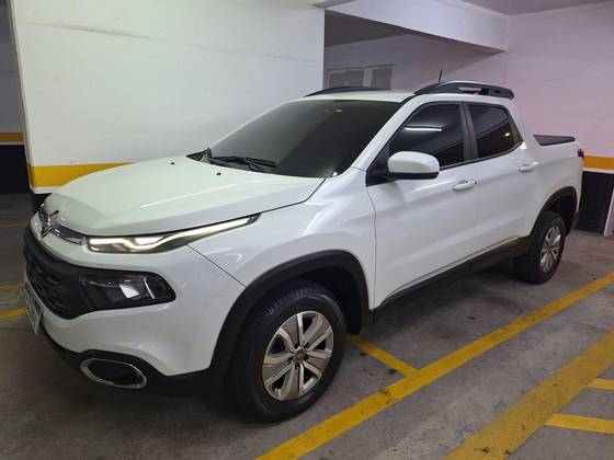 FIAT TORO 1.8 16V EVO FLEX FREEDOM AT6 FIAT TORO 1.8 16V EVO FLEX FREEDOM AT6
